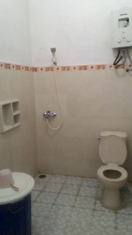 Koupelna v ubytování Sartika Hotel Prawirotaman