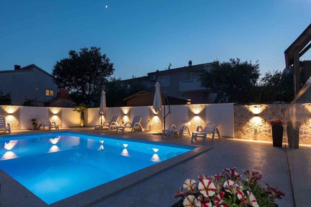 Apartment with Pool in Krk-Insel Krk 45774