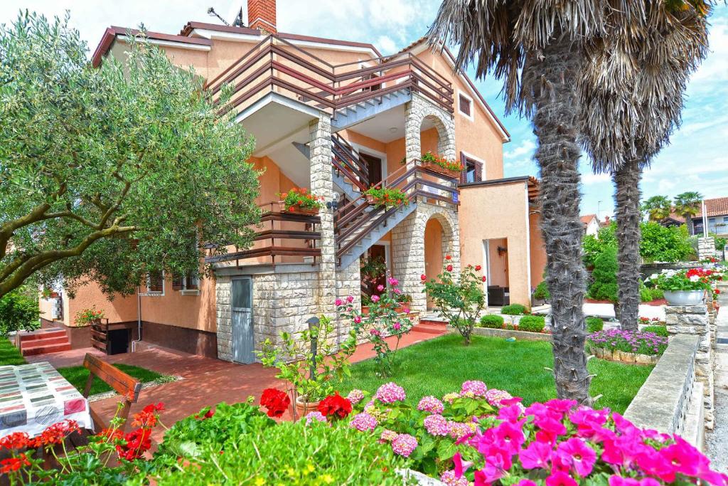 Apartments with A - C in Novigrad-Istrien 44239