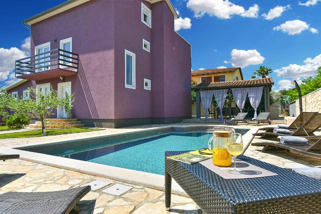 Villa with Pool in Porec-Istrien 44323