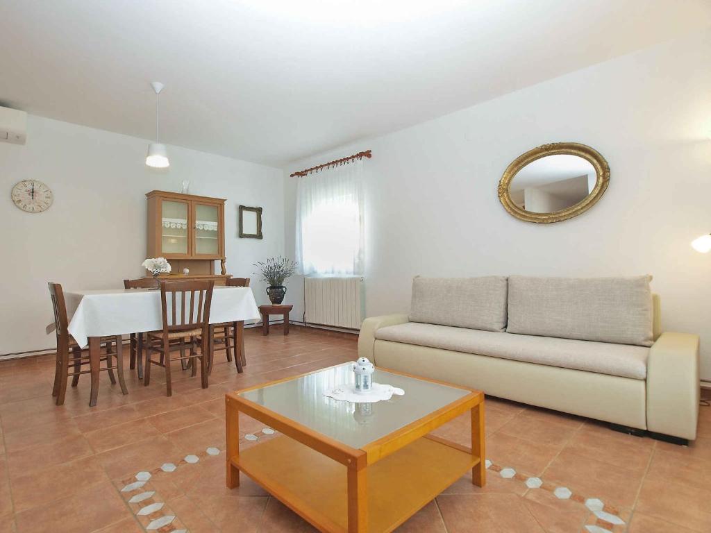 Apartment with A - C in Fazana-Fazana (Region) 44303