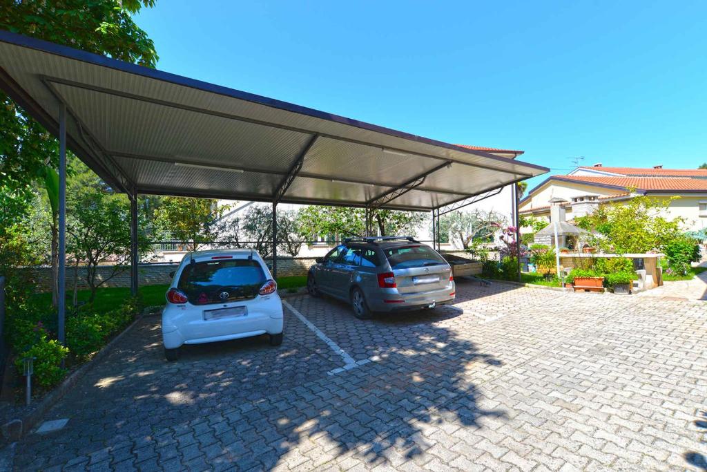 Apartments with A - C in Porec-Istrien 44265