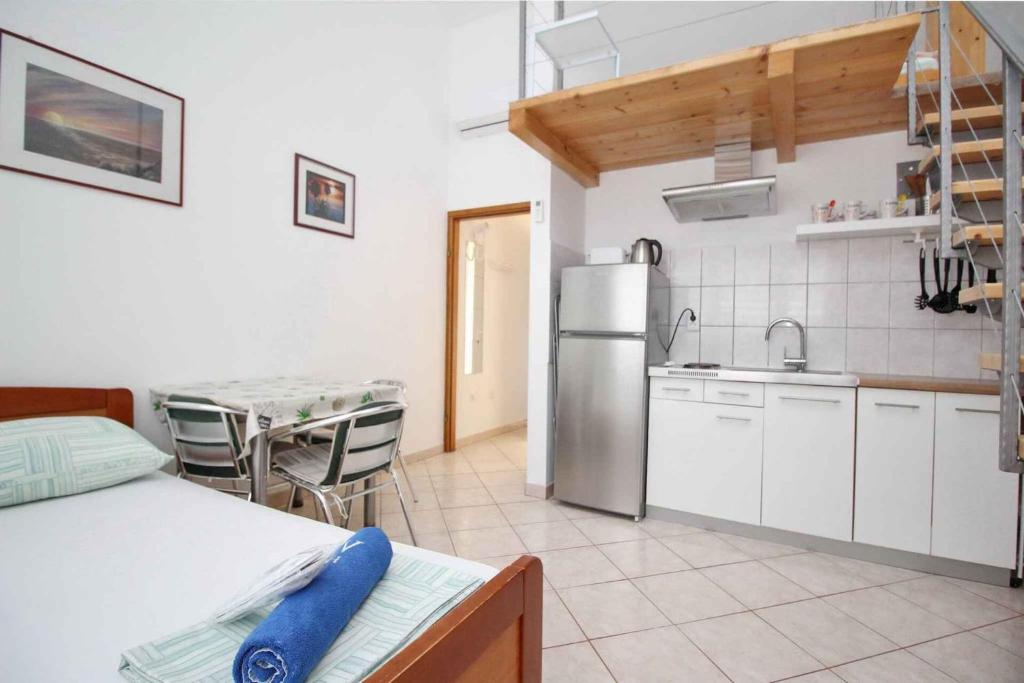 Apartment Beachfront in Baska-Insel Krk 53652