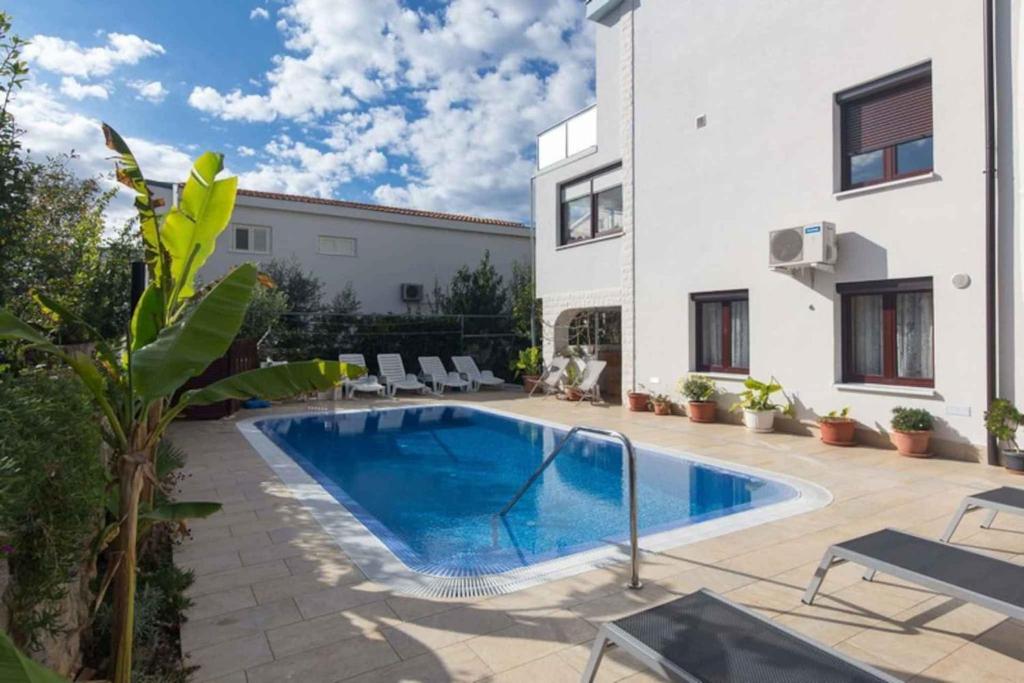 Apartment with Pool in Krk-Insel Krk 45783