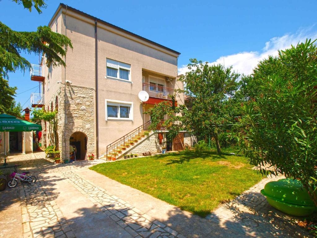 Apartments near Lake in Medulin-Istrien 44474