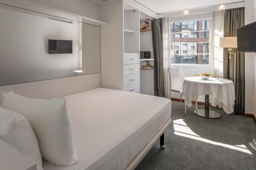 Meliá White House Hotel Apartments - 