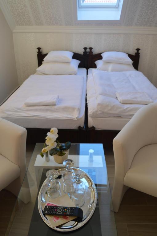 
Comfort Triple Room with Shower
