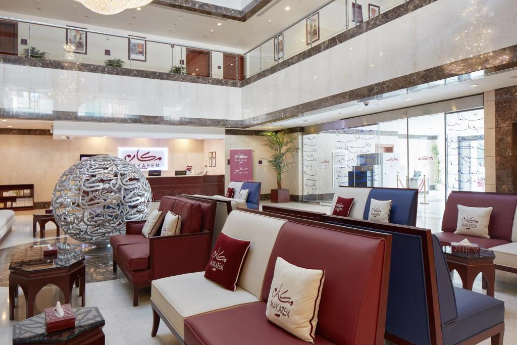 Posezení v ubytování Makarem Al Bait Al Azizia Hotel