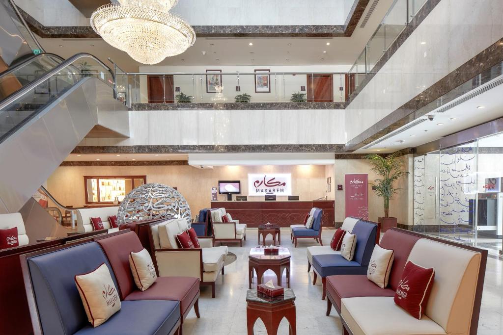 Posezení v ubytování Makarem Al Bait Al Azizia Hotel