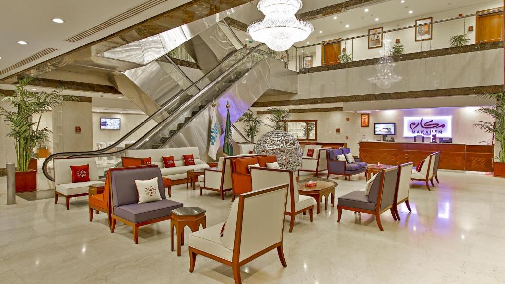 Posezení v ubytování Makarem Al Bait Al Azizia Hotel