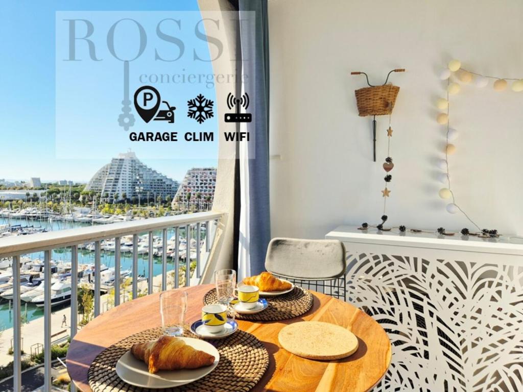 Ô Sixième face au port avec Garage privé, Climatisation et Wifi - ROSSIconciergerie - Linge inclus