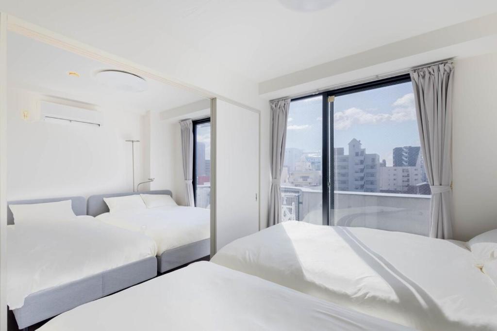 Stay 1St 601 8 min walk to Namba 13 min to Dotonbori 4 min walk to Sakuragawa Station