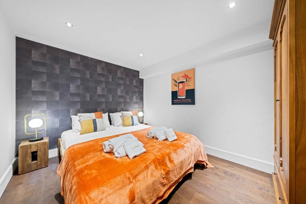 3 Bed Stunning Mazot Slopeside Newly Renovated