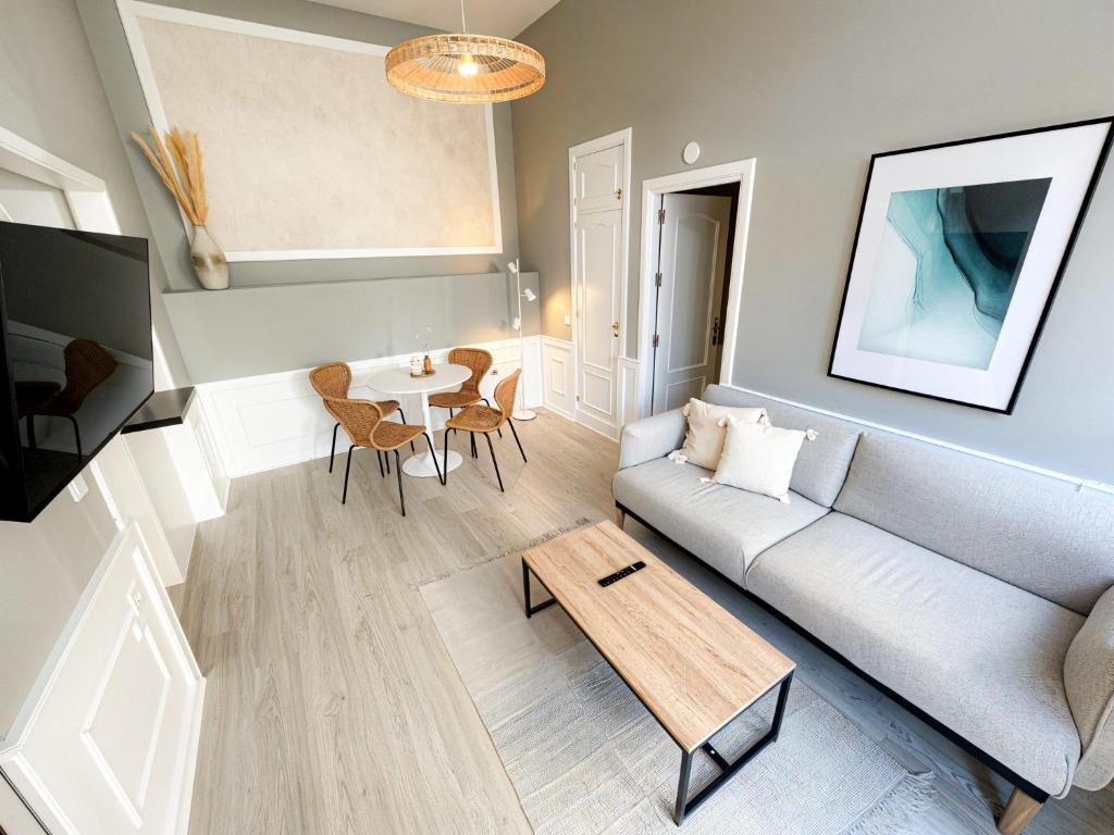 Sunset Modern Flat 3