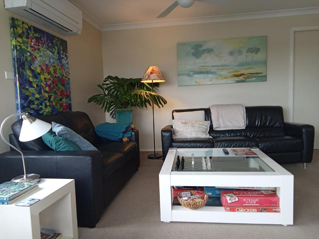 Gateway to the Surf Coast and Geelong - Housity