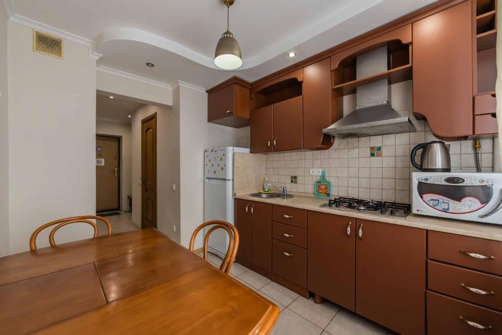 2-kimnatni, poruch metro Palats Sportu Apartments photo 6