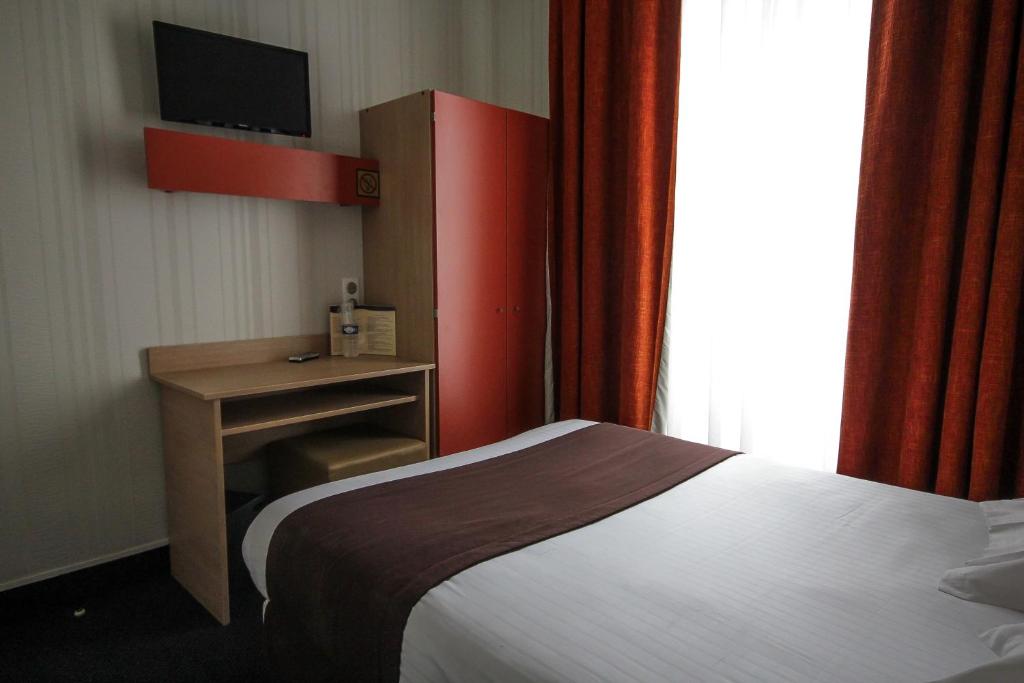 Hôtel Des Trois Gares - Resim 15