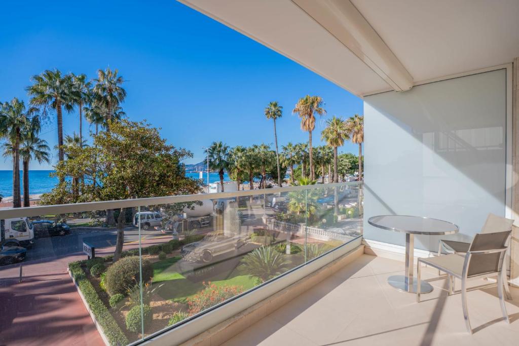 REF 2052 - Seasonal rental - Prestigious apartment on the Croisette Cannes