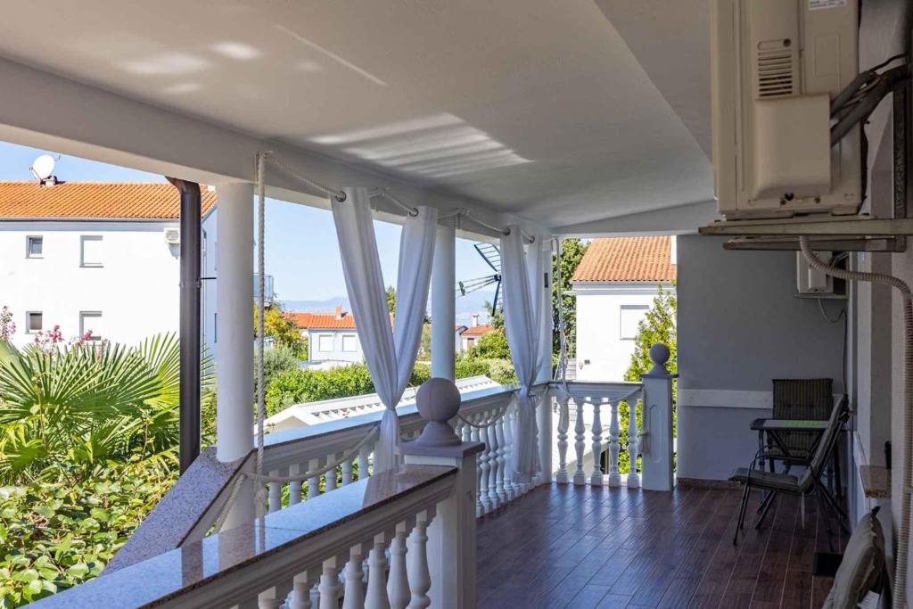 Apartments in Malinska - Insel Krk 27336
