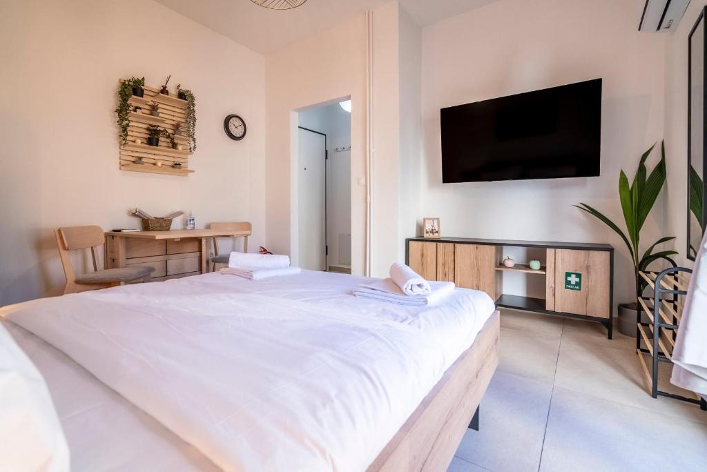 Athens Comfort Loft