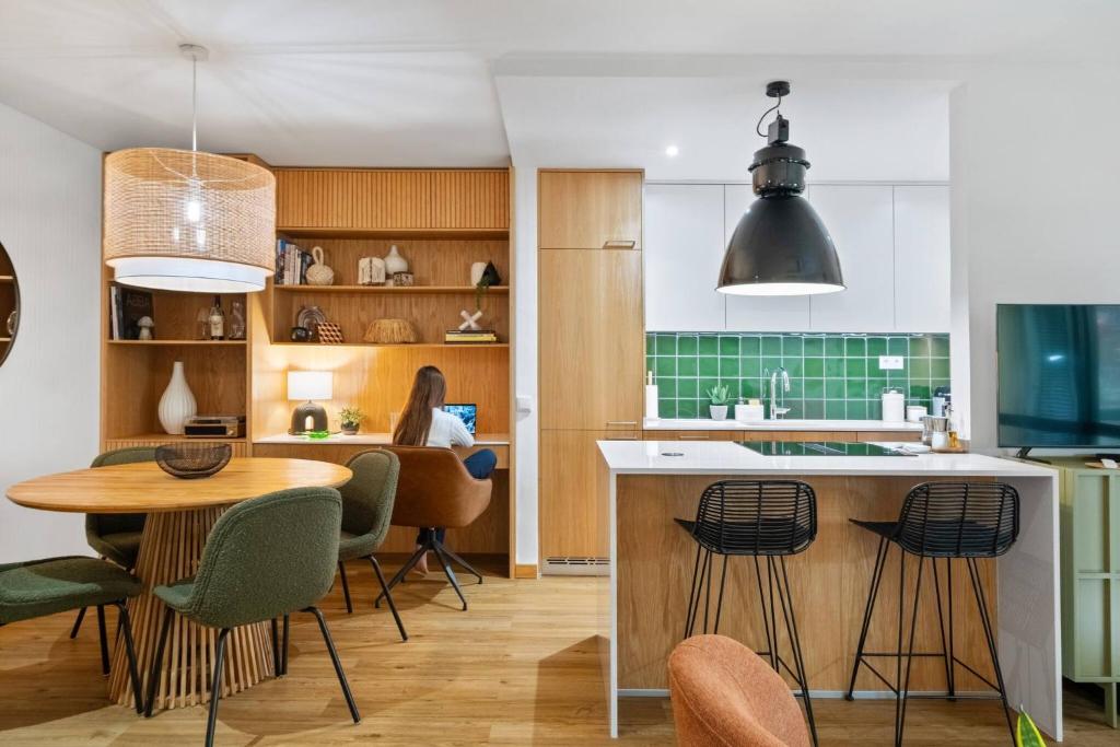 ANADIA Farmers' Market Apartments