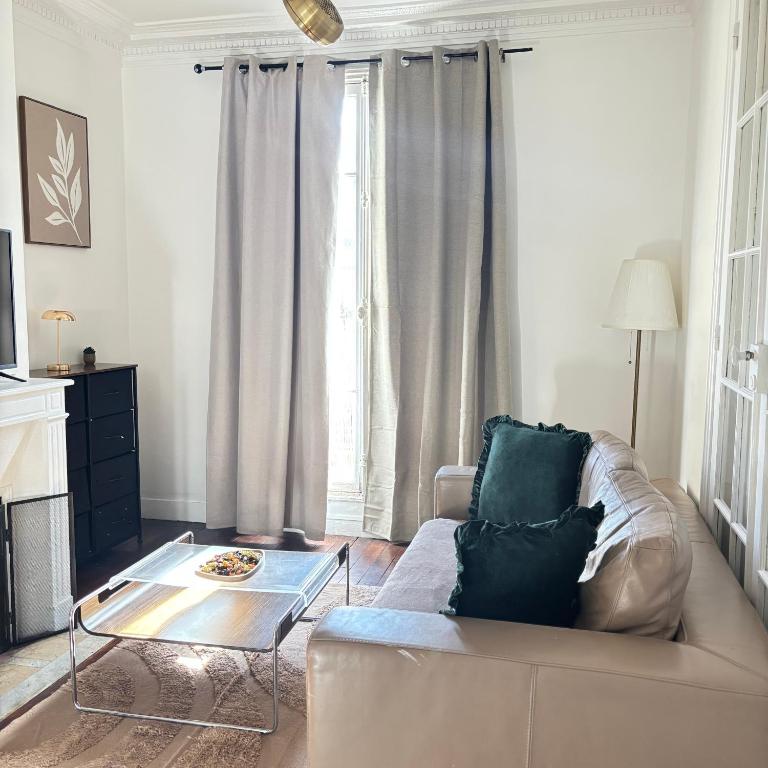 Guest House Tour Eiffel Paris