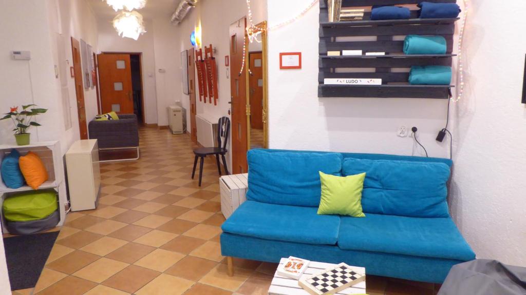 Część wypoczynkowa w obiekcie FlyFly Hostel , darmowy parking , rezerwuj przez urządzenia mobilne -10 procent