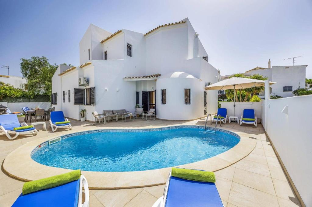 Villa Suecia by Villa Plus