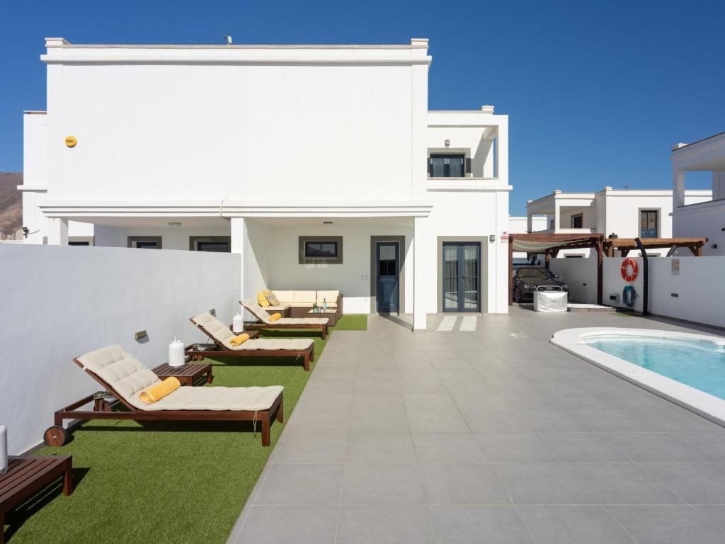 Villa TEBAR BEACH by Interhome