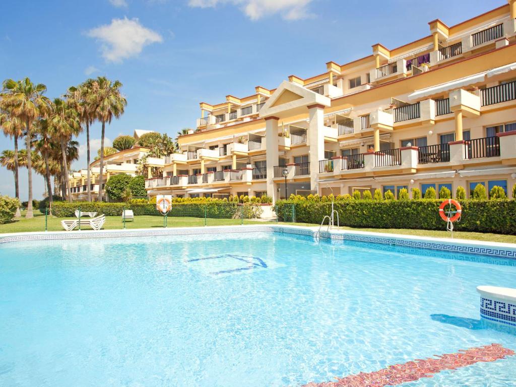 Apartment Beachside groundfloor apartment- Elviria 101- Roma by Interhome