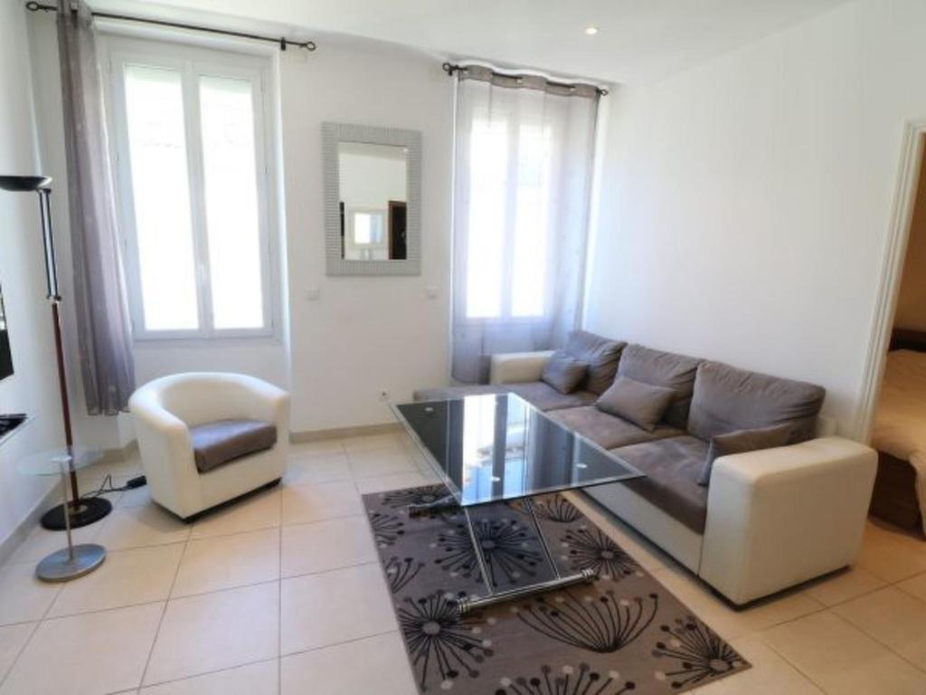 Apartment Carré d'Or 1 bedroom 2 mins Croisette 243 by Interhome
