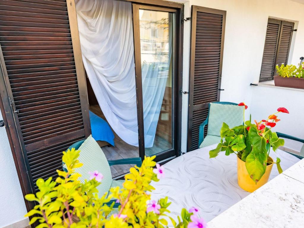 Apartment Apartment Pero - 1 by Interhome