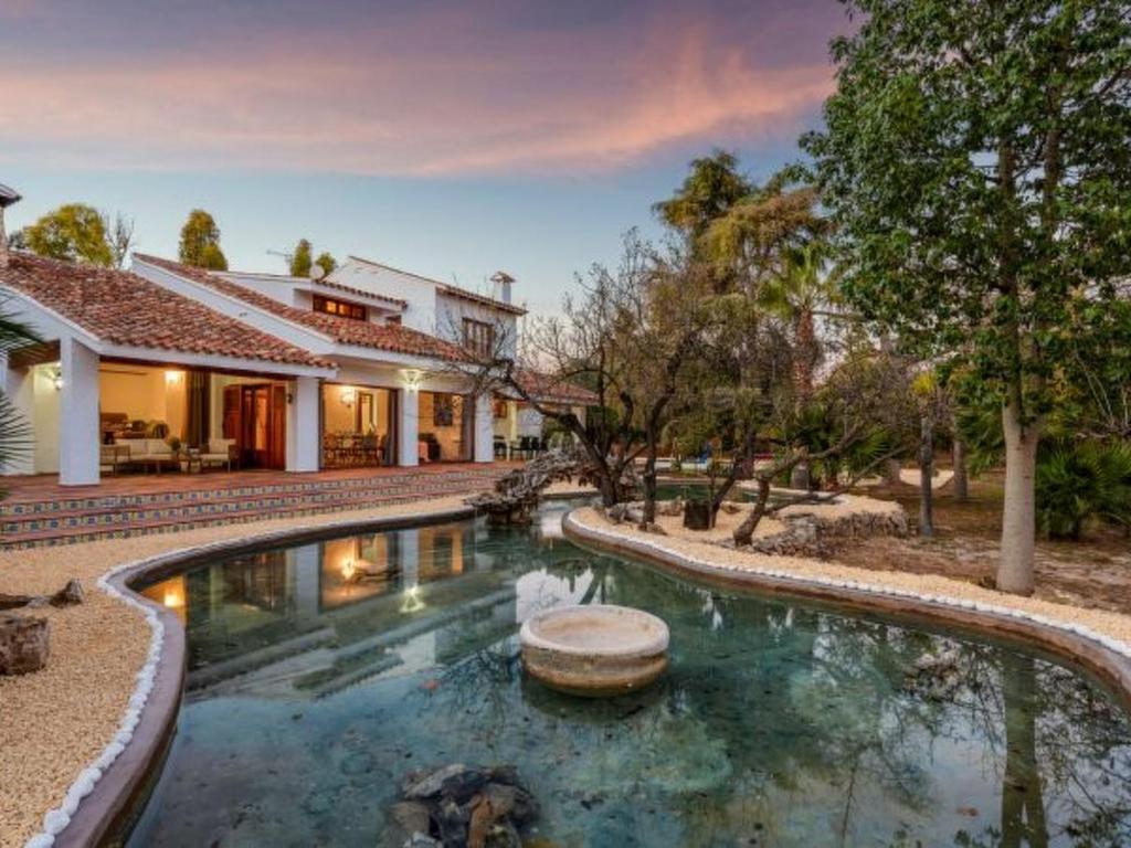 Holiday Home Villa Tropical - Plusholidays by Interhome