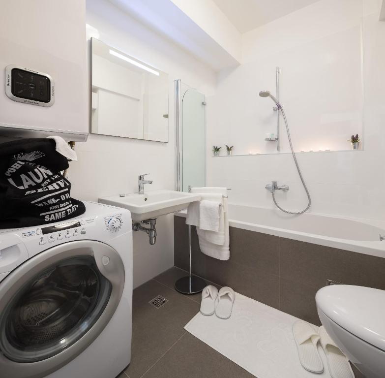 Koupelna v ubytování Bepo Luxury Apartments - FREE PARKING