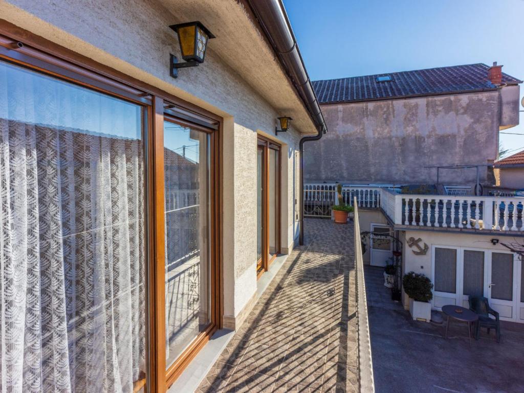 Apartment TOMIC A MAZURANICA 1 - HR-09435-01 by Interhome