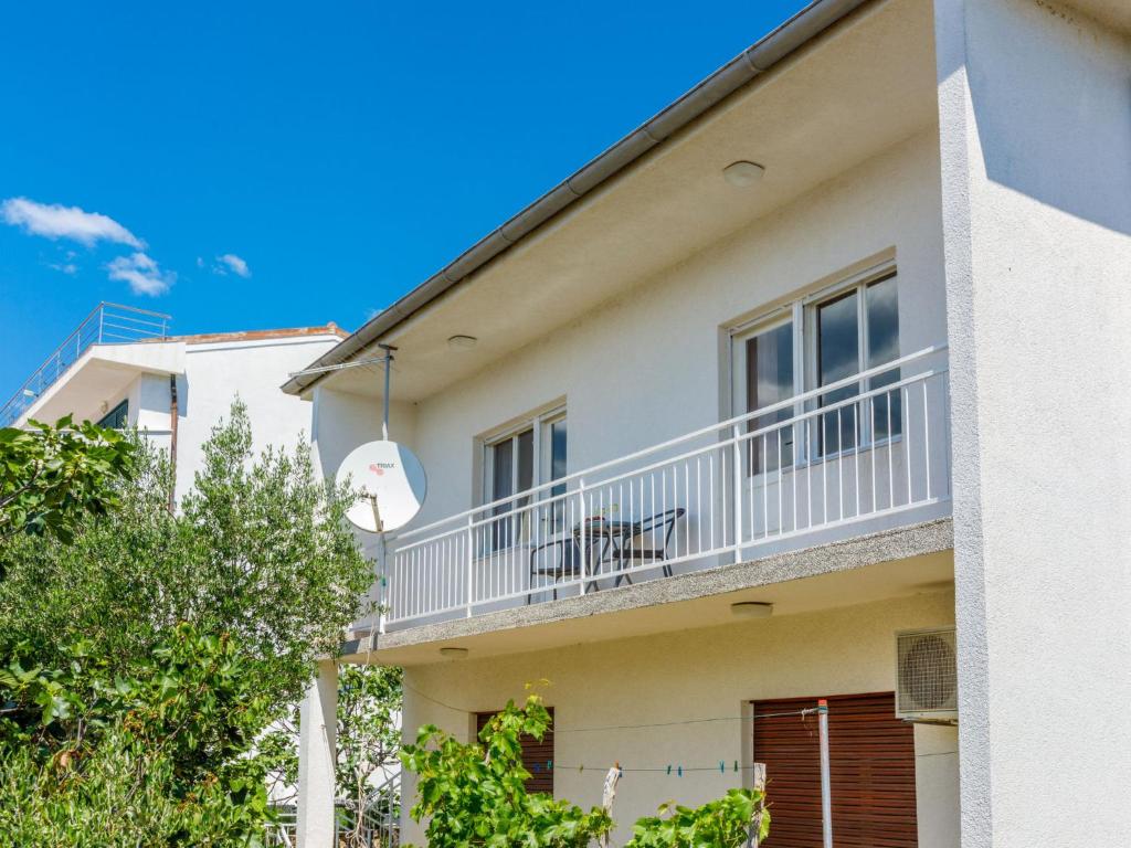Apartment AZUR NOVI VINODOLSKI - HR-08644-01 by Interhome