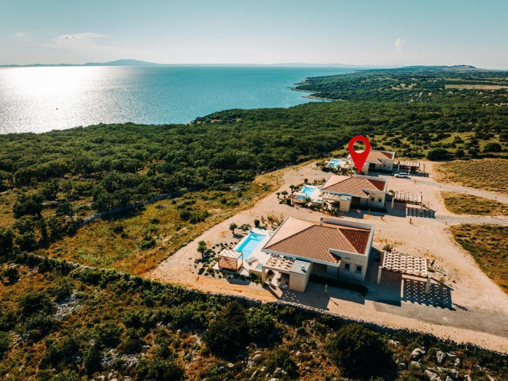 Villa 5 Luxury Seaview Villa Plant 5 with pool by Interhome