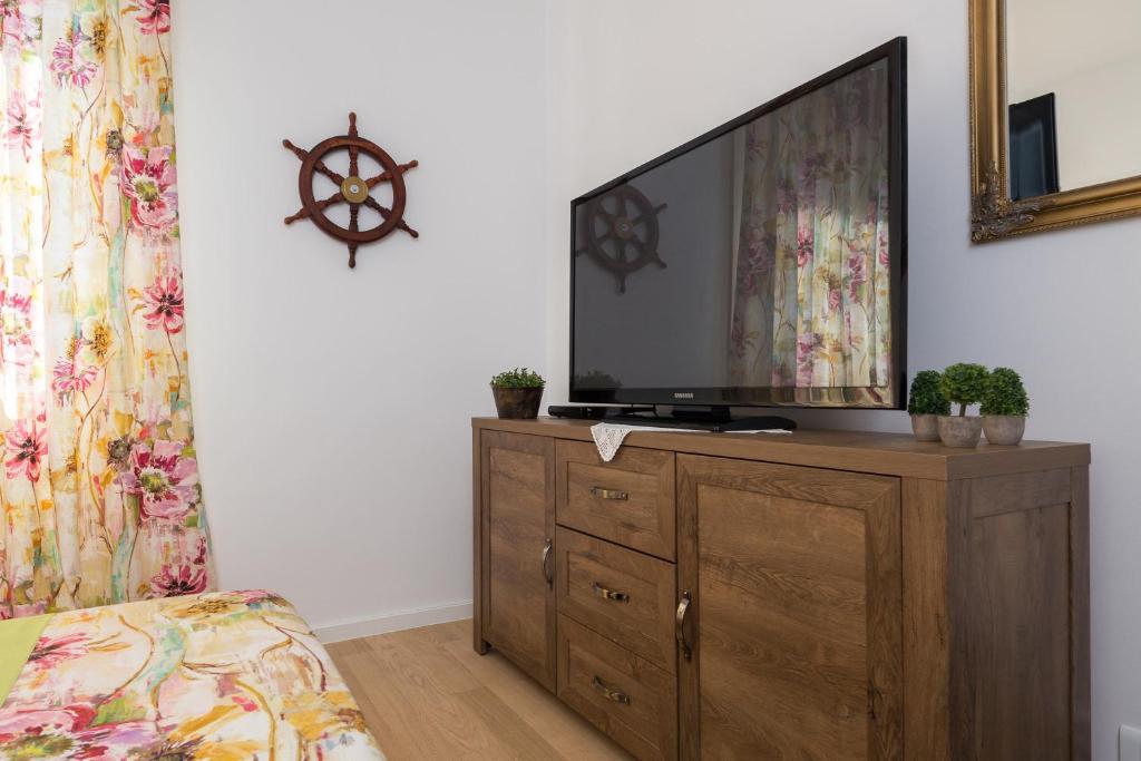 TV a/nebo společenská místnost v ubytování Bepo Luxury Apartments - FREE PARKING