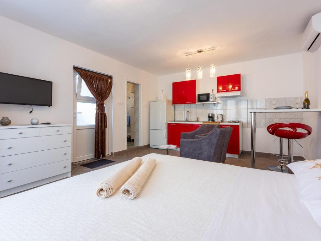 Apartment TOMIC A MAZURANICA studio - HR-09435-03 by Interhome