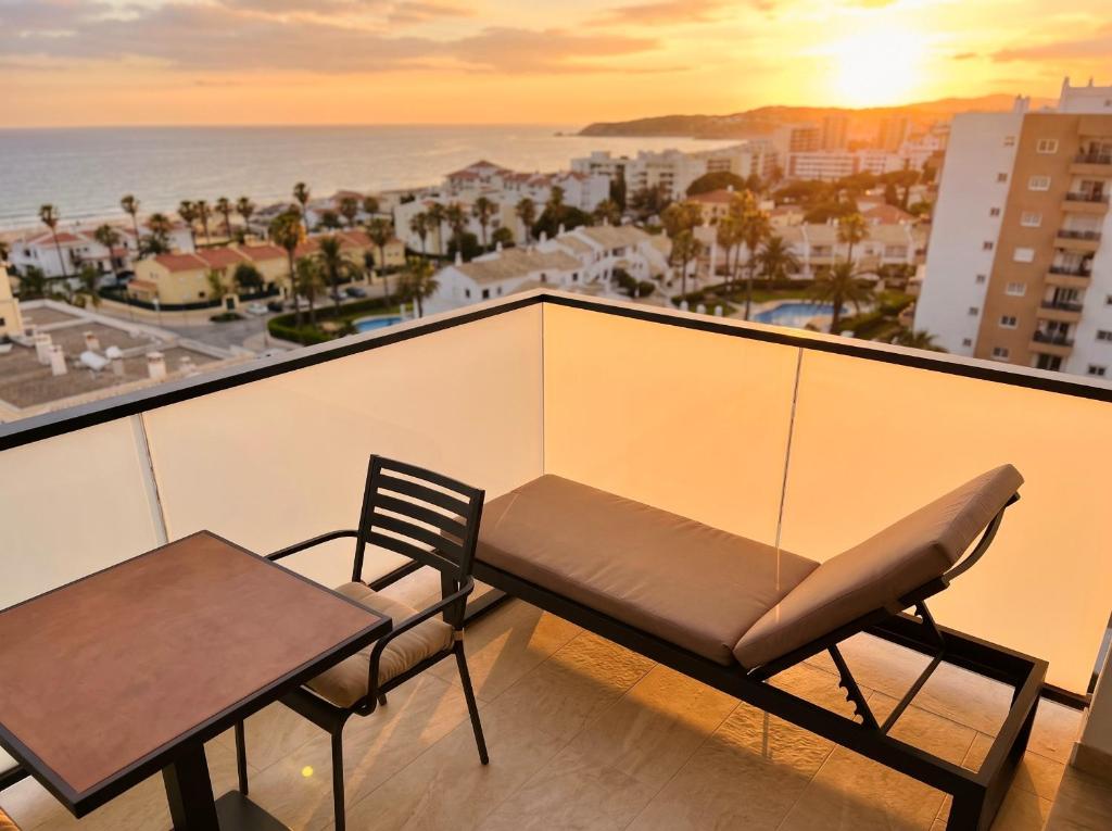 Rocha Golden Cliff Apartments