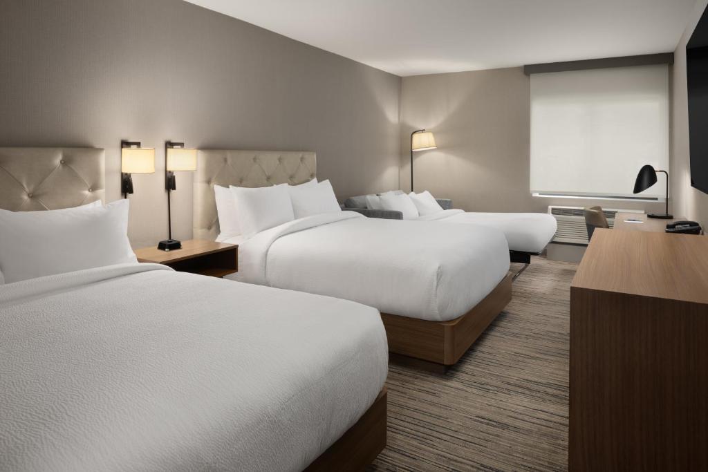 Four Points by Sheraton Downtown Seattle Center - 