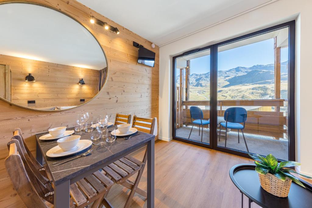 Residence Les Olympiades, Ski In-Out with WiFi in Val Thorens, "V19, V20, V21" by Versant Collection