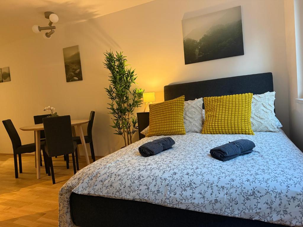 Stylish Brand New Apartment with Free Parking