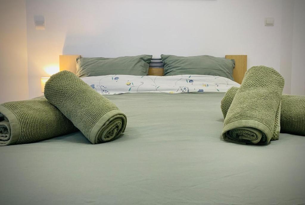 Azure Flat, Newly Renovated and Quiet, 1' to Metro