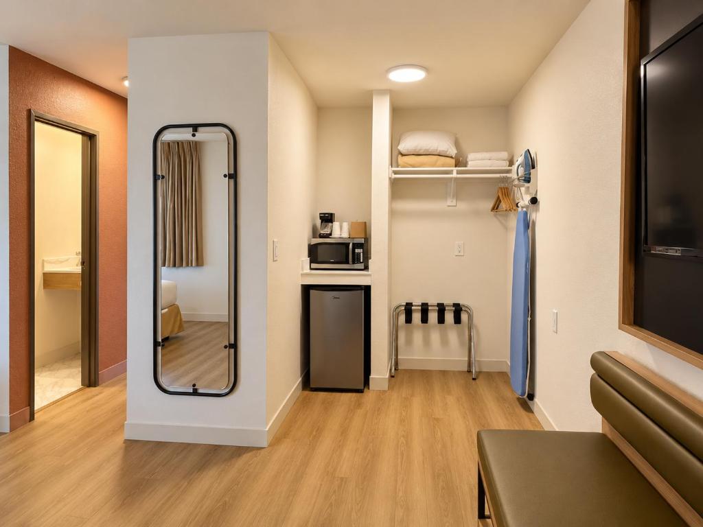 Granada Inn - 