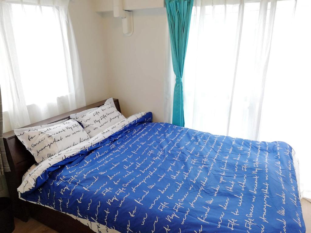 Koenji Wako 4F with Private Rooftop - 1 min to Koenji Station, 6 min by train to Shinjuku, Sleeps 5