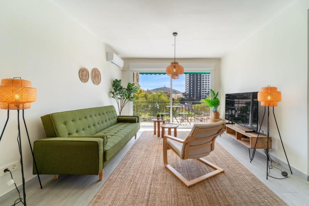 Apartment with Sunny Balcony - Take Care Malaga
