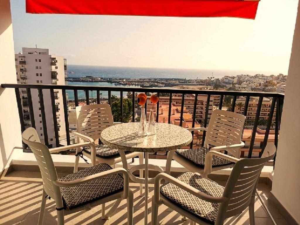 Appartement Orange trees vue mer panoramique 150m des plages