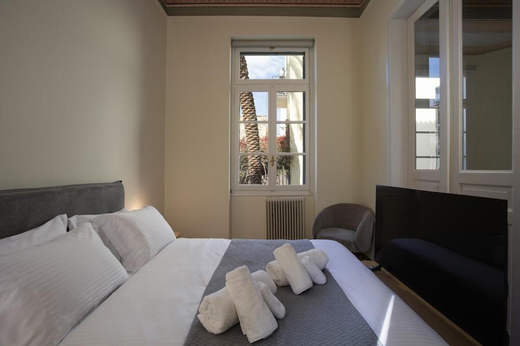 Luxury living in Plaka- Designer Neoclassical