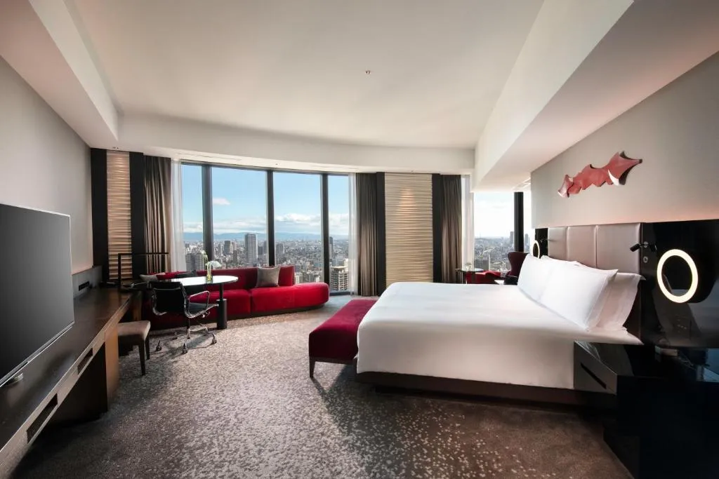 Junior Corner King Suite